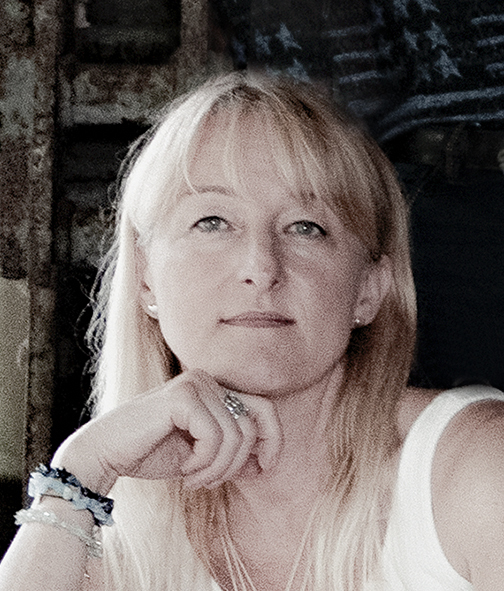 Rock Sängerin Sabine Bine Geiser aus Tieringen bei Meßstetten Zollernalbkreis an den Vocals